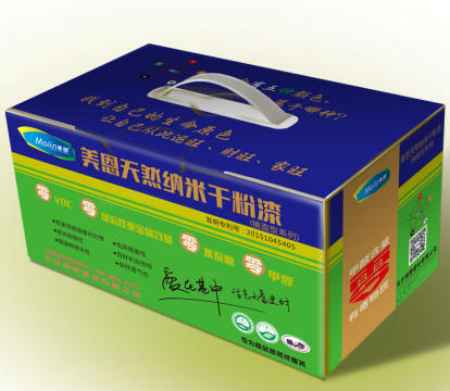 膩?zhàn)臃?/></p><p>　　開(kāi)裂是指膩?zhàn)訉赢a(chǎn)生裂縫，產(chǎn)生的原因：</p><p>　　1、基層松動(dòng)、漲縮開(kāi)裂，接縫處未有效處理開(kāi)裂。</p><p>　　2、單遍批刮太厚，干燥太快，表干里不干。</p><p>　　3、膩?zhàn)臃劾锿鈱硬慌涮?，外硬里松?/p><p>　　4、膩?zhàn)又谢煊谐獾钠渌牧稀?/p><p>　　預(yù)防膩?zhàn)臃坶_(kāi)裂的措施：</p><p>　　1、基層結(jié)構(gòu)要穩(wěn)定;避免使用伸縮系數(shù)大的基材;接逢處理要按規(guī)范施工。</p><p>　　2、需厚批膩?zhàn)犹帒?yīng)薄批多遍。</p><p>　　3、膩?zhàn)永锿鈱討?yīng)配套使用，忌里松外硬或里外層膩?zhàn)佑捕炔町愄蟆?/p><p>　　4、膩?zhàn)诱{(diào)配時(shí)忌混入除水外的其它材料。</p><p>　　整改措施：</p><p>　　1、結(jié)構(gòu)松動(dòng)要待結(jié)構(gòu)穩(wěn)定后施工。</p><p>　　2、水泥砂漿開(kāi)裂或交接縫開(kāi)裂應(yīng)重新做接縫處理，可用百年達(dá)接縫王先進(jìn)行接縫處理，在批刮膩?zhàn)印?/p><p>　　正常膩?zhàn)臃凼┕げ襟E：</p><p>　　1.準(zhǔn)備膩?zhàn)?/p><p>　　常見(jiàn)的膩?zhàn)臃垡话阈枰F(xiàn)場(chǎng)調(diào)配，在進(jìn)行膩?zhàn)臃壅{(diào)配時(shí)一定要嚴(yán)格按照產(chǎn)品說(shuō)明說(shuō)的配比來(lái)進(jìn)行。此外，還應(yīng)充分?jǐn)嚢枘佔(zhàn)樱佔(zhàn)屿o置10～20分鐘后再次攪拌均勻即可使用。</p><p>　　2.批刮膩?zhàn)?/p><p>　　用刮板或抹刀按常規(guī)批刮，批刮時(shí)盡量用力均勻以便讓膩?zhàn)雍蛪γ娉浞终辰Y(jié)，一步到位，盡量不要反復(fù)批刮。批刮膩?zhàn)拥暮穸纫话阍?.8～1.5mm間，如果批刮過(guò)厚會(huì)造成空鼓，太薄會(huì)造成脫粉。此外，新房一般批刮二遍即可，二手房則三遍。</p><p>　　3.砂紙打磨</p><p>　　膩?zhàn)痈珊?，需要用砂紙進(jìn)行打磨。打磨一定要從四周向中心來(lái)操作，打磨邊角時(shí)更是要格外小心，能直盡量直。注意打磨砂紙不要漏磨或?qū)⒛佔(zhàn)幽ゴ?，刮板印?jīng)砂紙打磨后，將浮塵清理干凈，就可以直接刷面漆了。</p><p style=